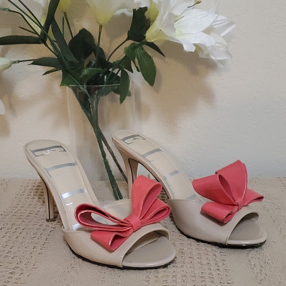 ELLE Coral Tan Patent Leather Slip On Heel Size 7.5 - Picture 1 of 5